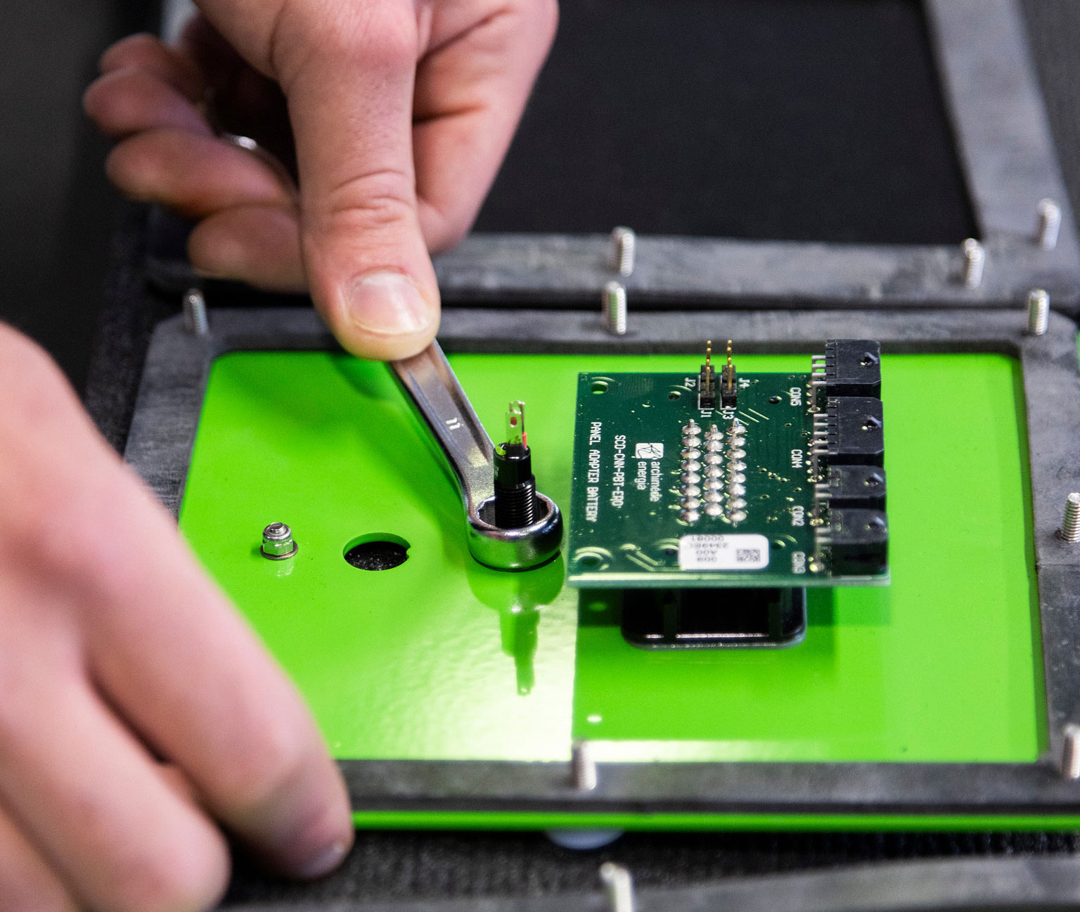 Standard or custom lithium batteries? A complete guide to Archimede Energia solutions